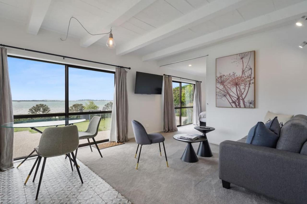 Magnificent Beachfront Mansion - Pool - Fireplace Auckland Exterior foto