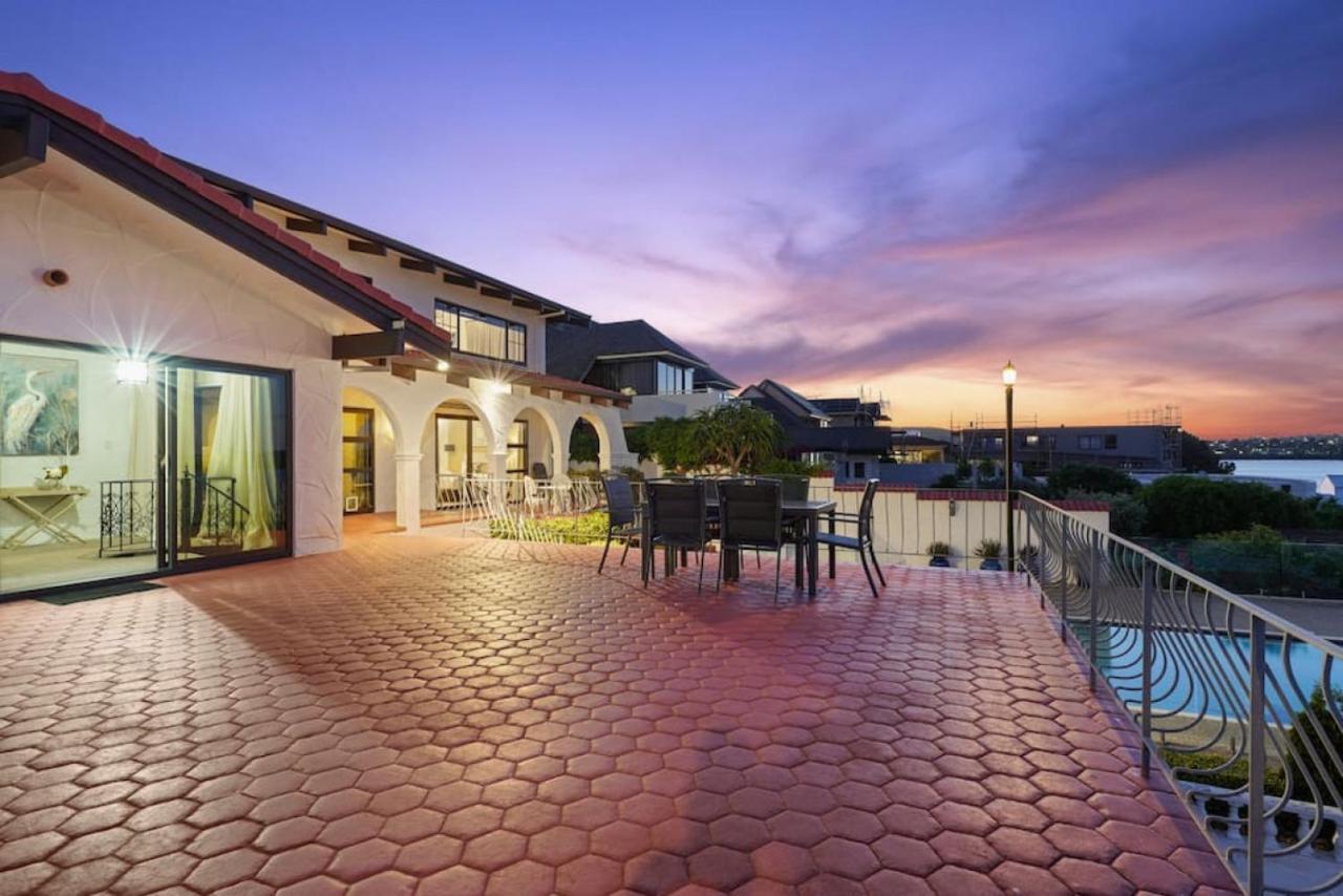 Magnificent Beachfront Mansion - Pool - Fireplace Auckland Exterior foto