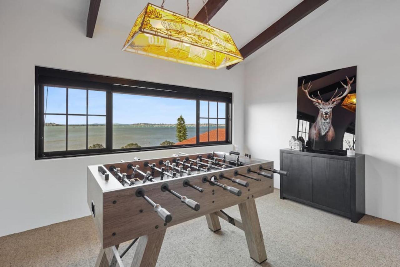 Magnificent Beachfront Mansion - Pool - Fireplace Auckland Exterior foto