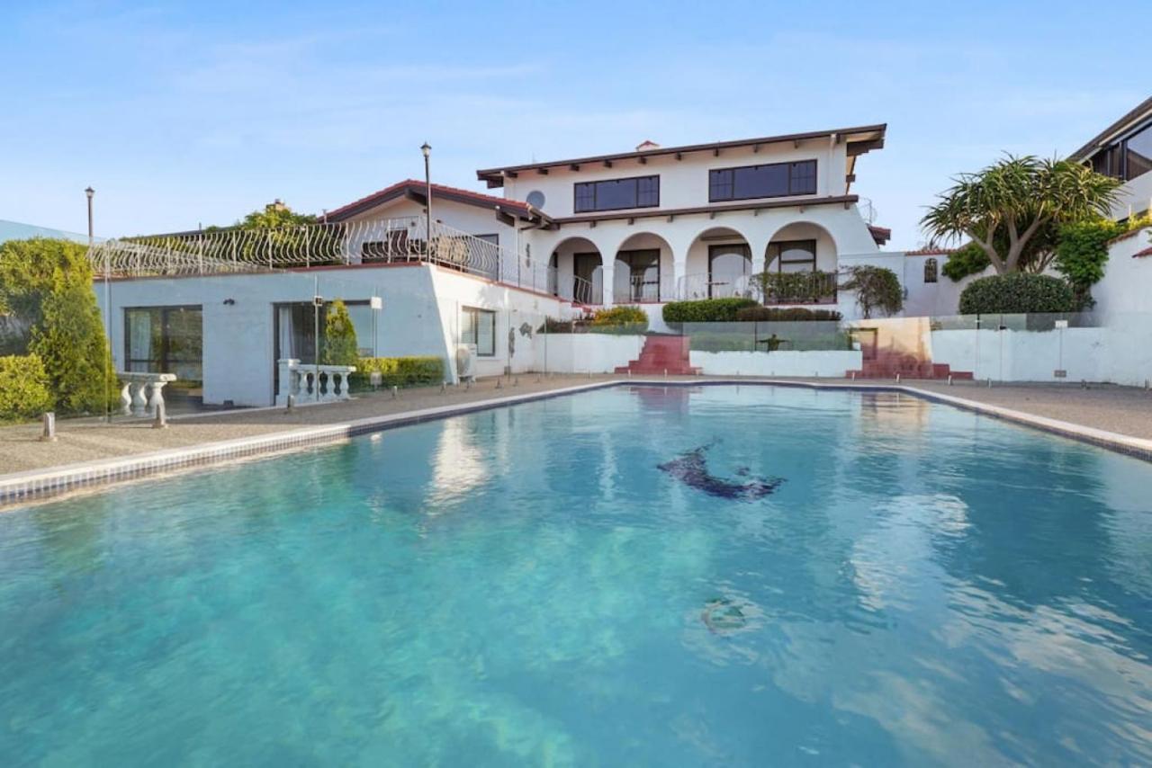 Magnificent Beachfront Mansion - Pool - Fireplace Auckland Exterior foto